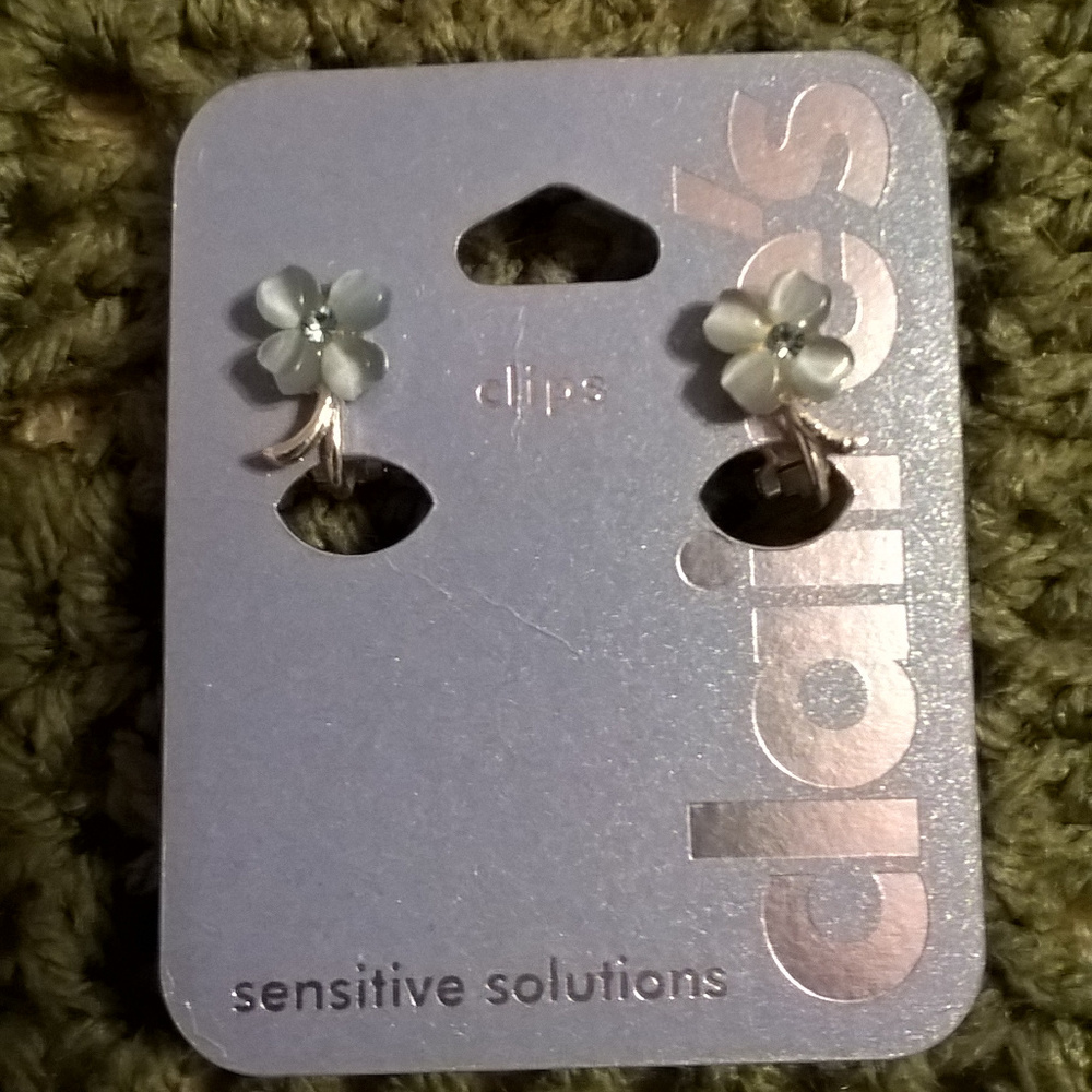 Periwinkle flower clip-on earrings